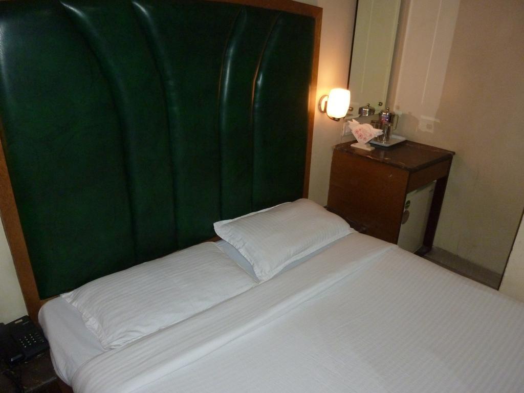 Hotel Park Shilton Mumbai Exterior photo